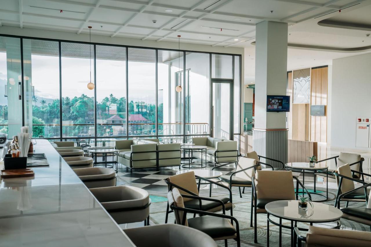 Luwansa Hotel And Convention Center Manado Exterior photo