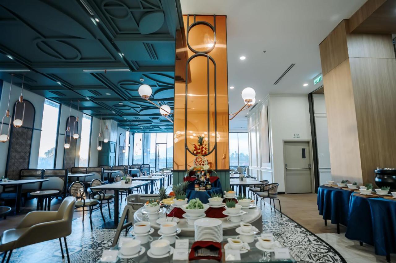 Luwansa Hotel And Convention Center Manado Exterior photo