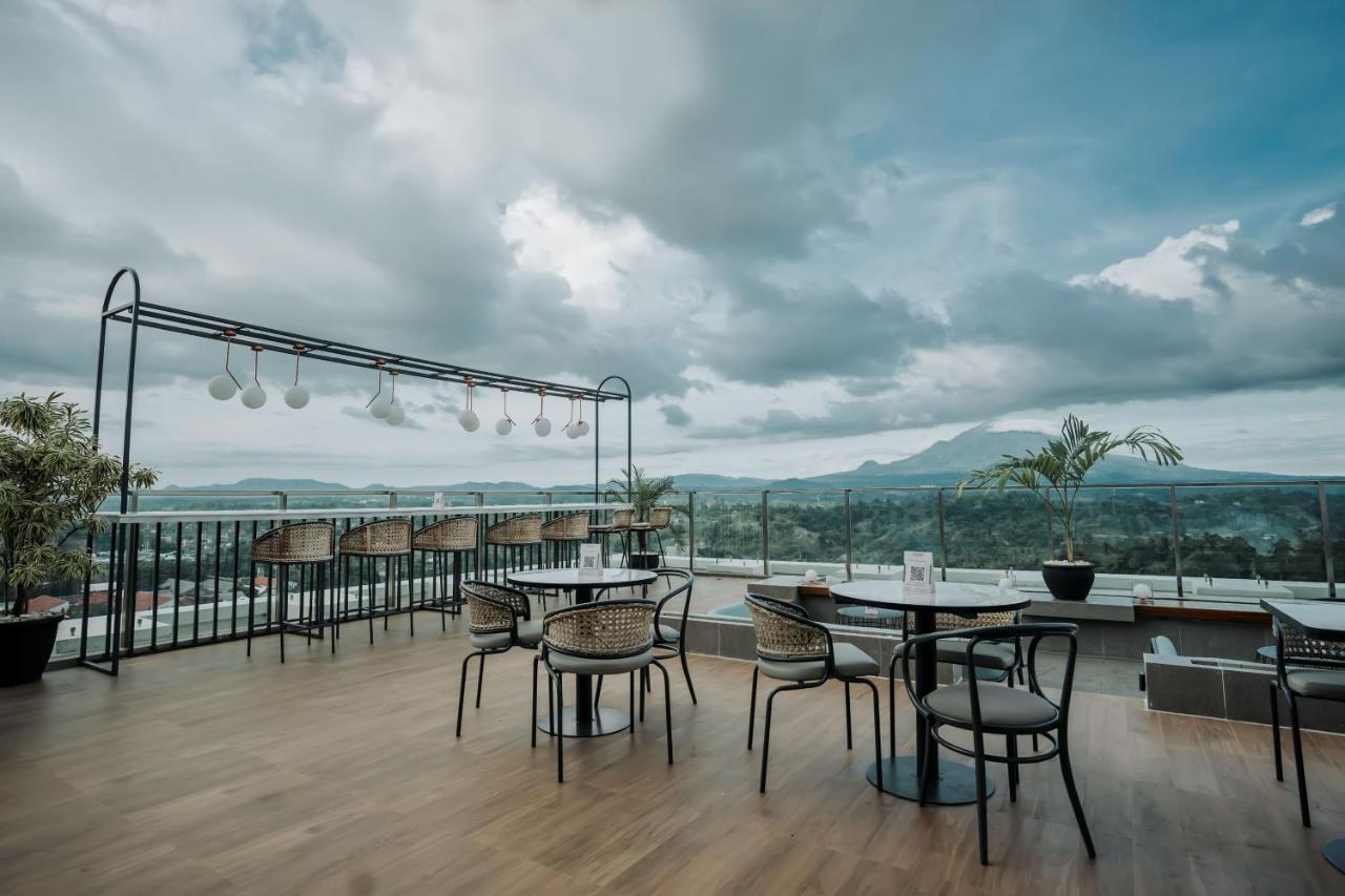 Luwansa Hotel And Convention Center Manado Exterior photo