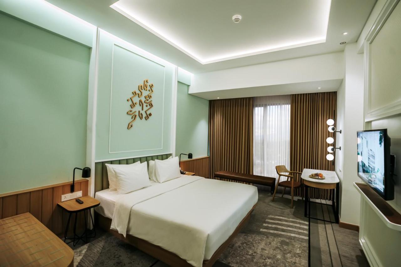 Luwansa Hotel And Convention Center Manado Exterior photo
