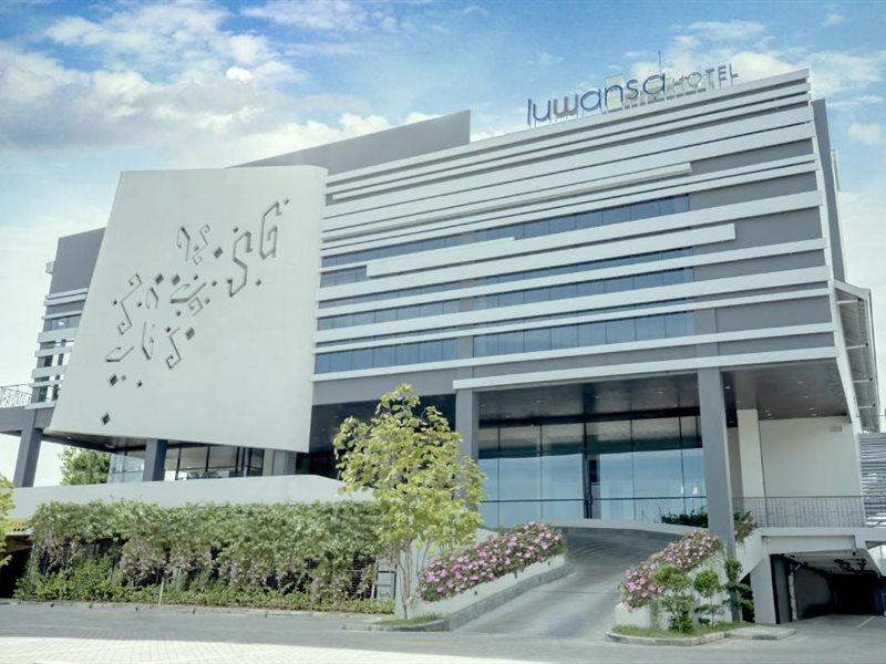 Luwansa Hotel And Convention Center Manado Exterior photo