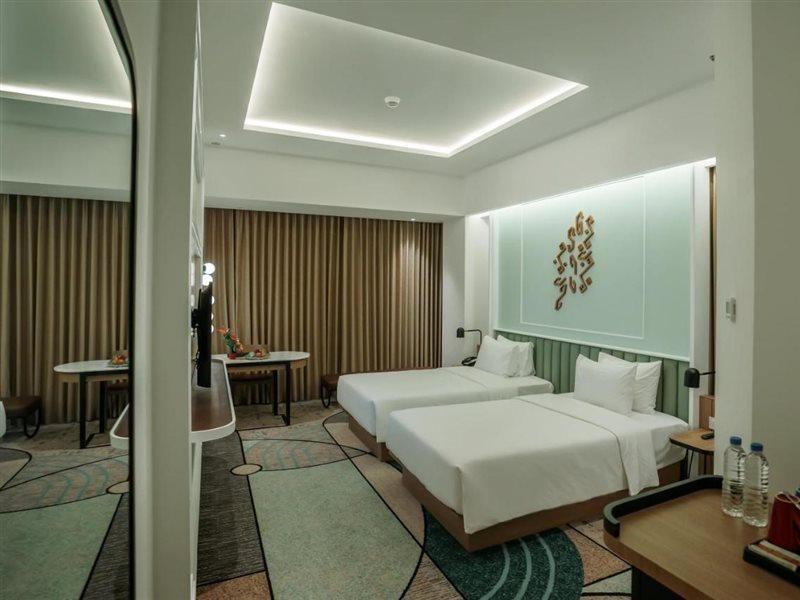 Luwansa Hotel And Convention Center Manado Exterior photo