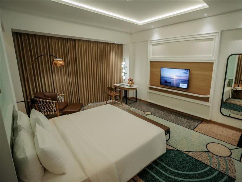 Luwansa Hotel And Convention Center Manado Exterior photo