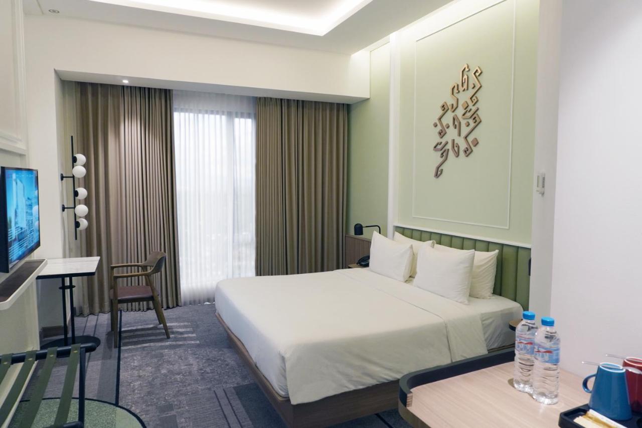 Luwansa Hotel And Convention Center Manado Exterior photo